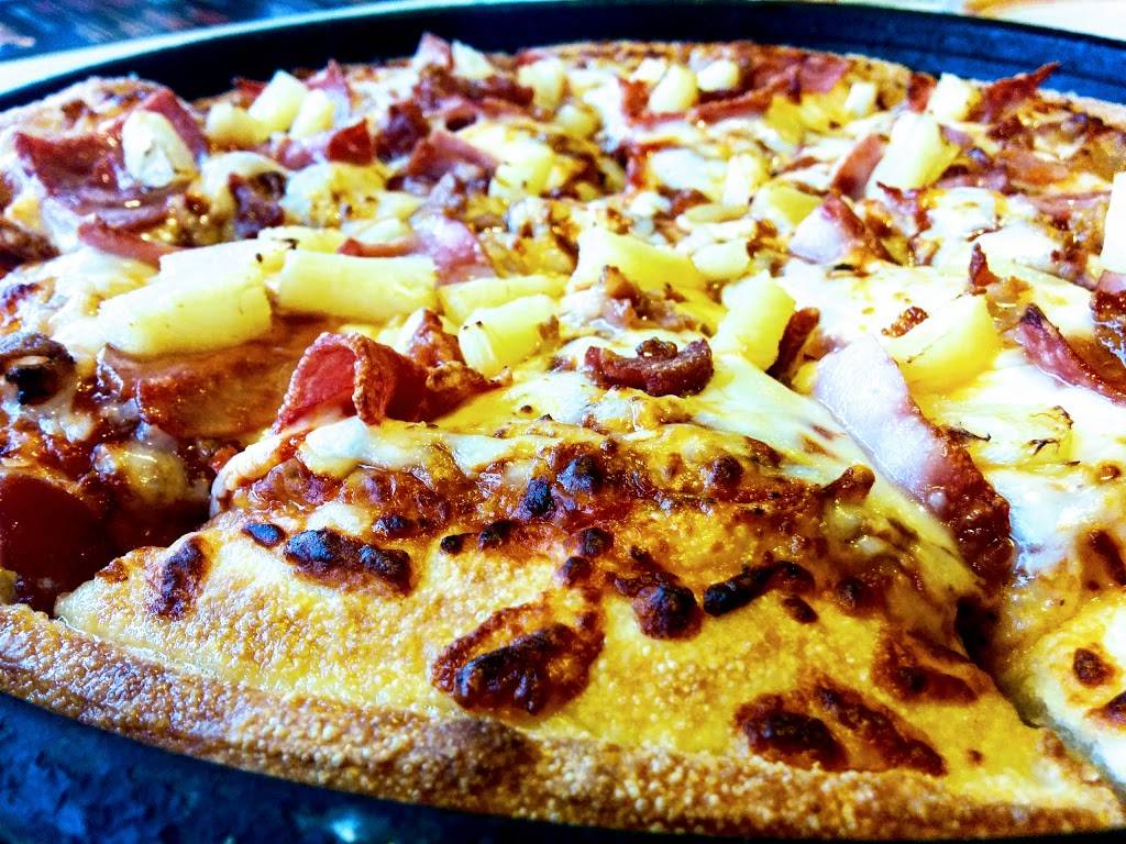 Pizza Hut | meal takeaway | 400 Tiffany Dr Ste H, Waynesboro, VA 22980, USA | 5409439092 OR +1 540-943-9092