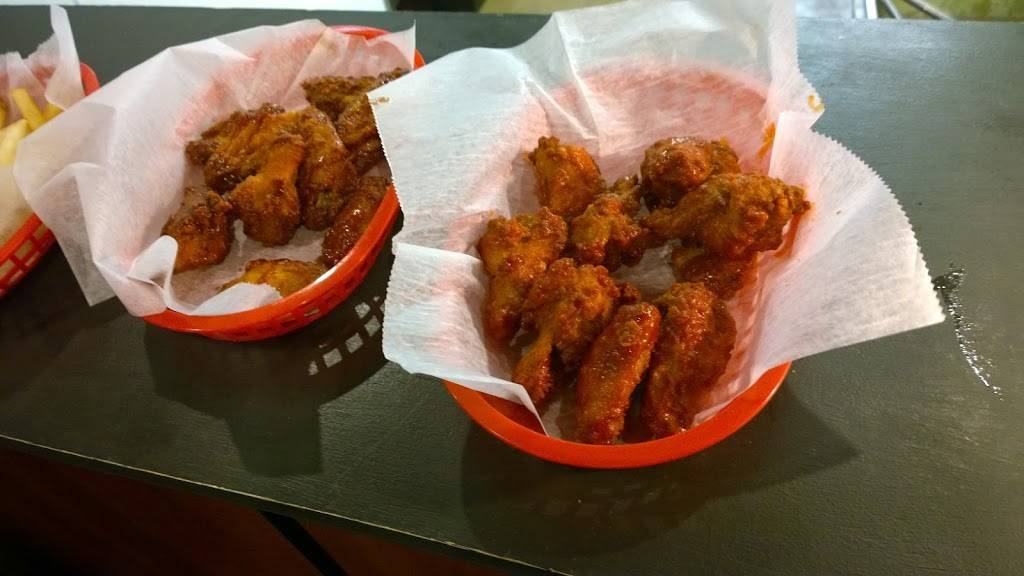 Hat-Trick Bar & Grill | restaurant | 3101 West Rd, Trenton, MI 48183, USA | 7346716100 OR +1 734-671-6100