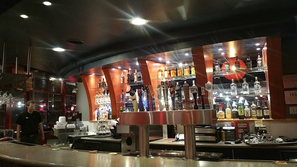 Red Robin Gourmet Burgers and Brews | restaurant | 3797 Carpenter Rd, Ypsilanti, MI 48197, USA | 7347942000 OR +1 734-794-2000