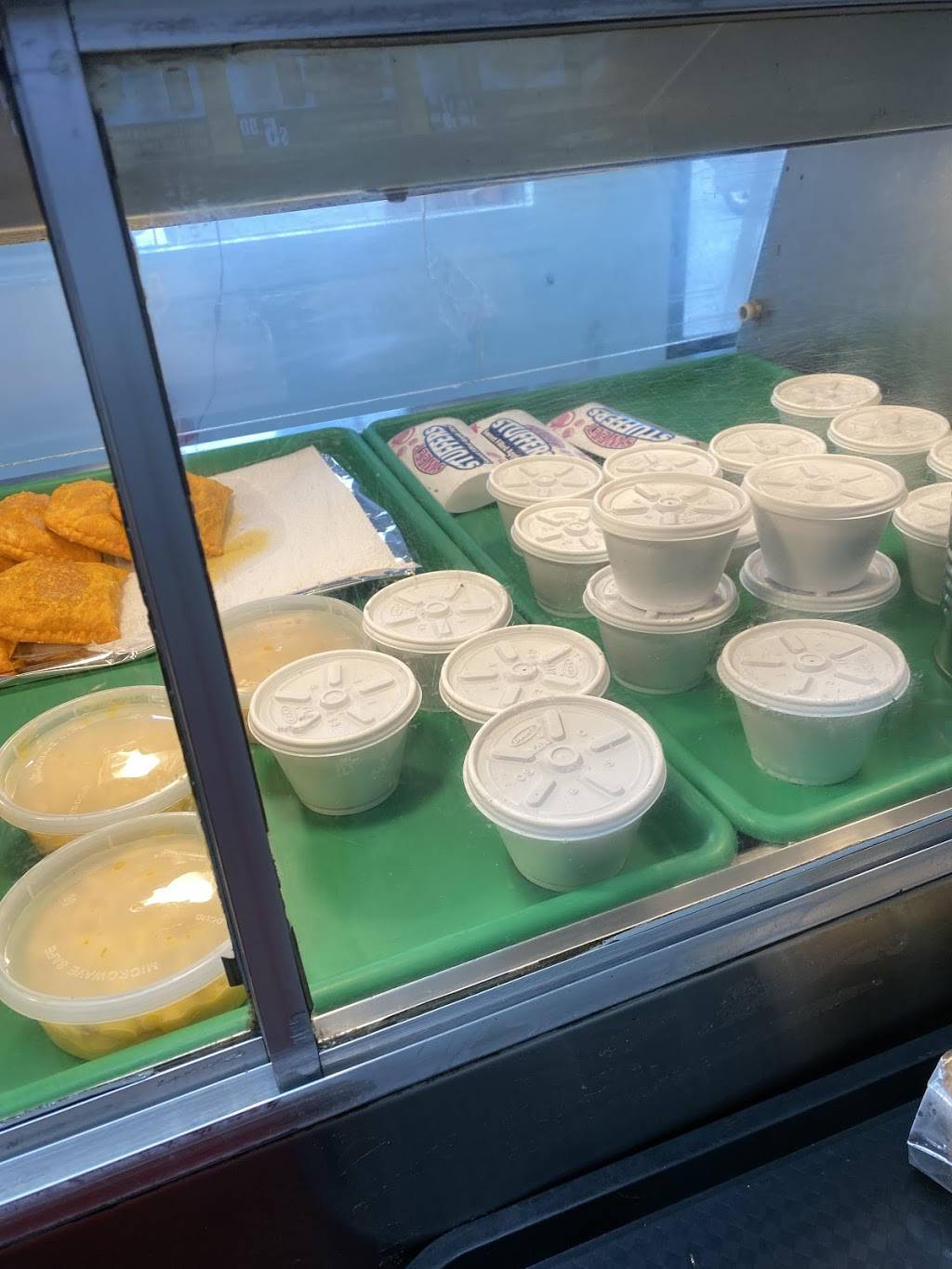 Crown chicken and gyro | restaurant | 35 S Broadway, Lawrence, MA 01843, USA | 9782080842 OR +1 978-208-0842