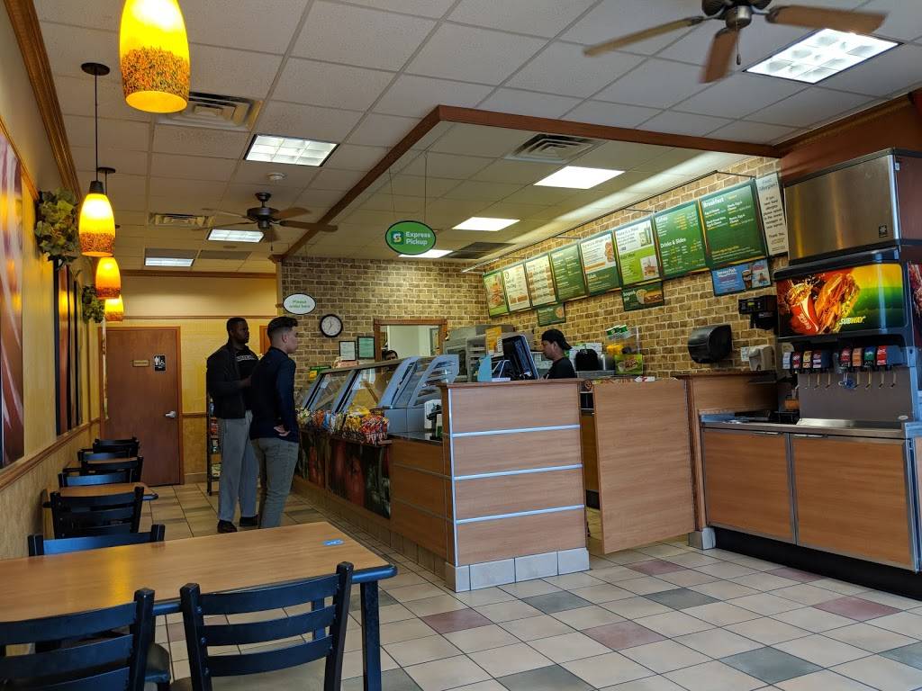 Subway Restaurants | restaurant | 6 E Main St, Elmsford, NY 10523, USA | 9143727900 OR +1 914-372-7900