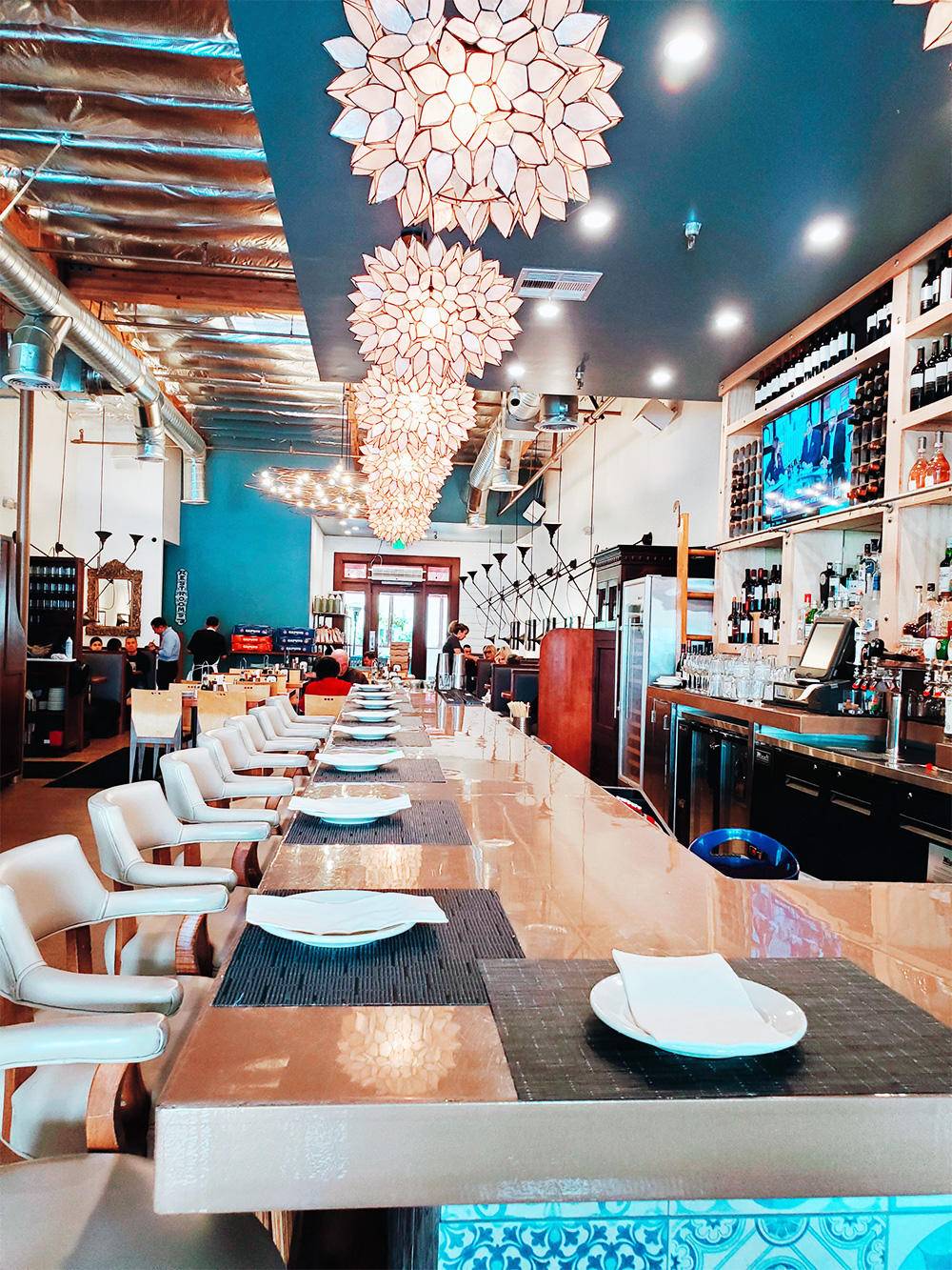 Basta Restaurant | restaurant | 28863 Agoura Rd, Agoura Hills, CA 91301, USA | 8188652019 OR +1 818-865-2019