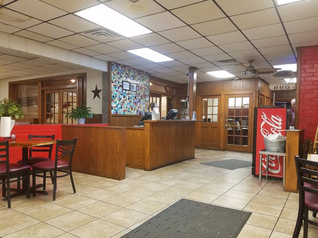 Red Dome Smokehouse | restaurant | 619 S Main St, Quitman, TX 75783, USA | 9037638204 OR +1 903-763-8204