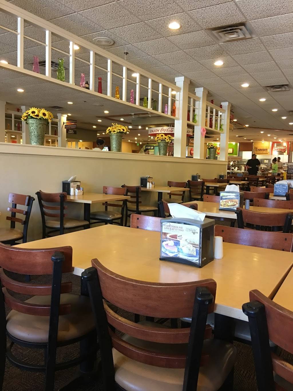 HomeTown Buffet | restaurant | 3744 N Blackstone Ave, Fresno, CA 93726, USA | 5592210444 OR +1 559-221-0444