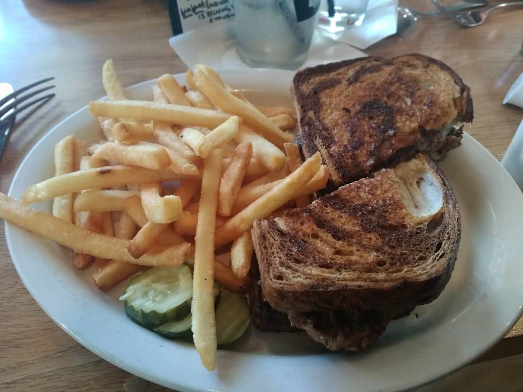 Beedles Bar & Restaurant | restaurant | W24966 WI-54, Galesville, WI 54630, USA | 6085392251 OR +1 608-539-2251