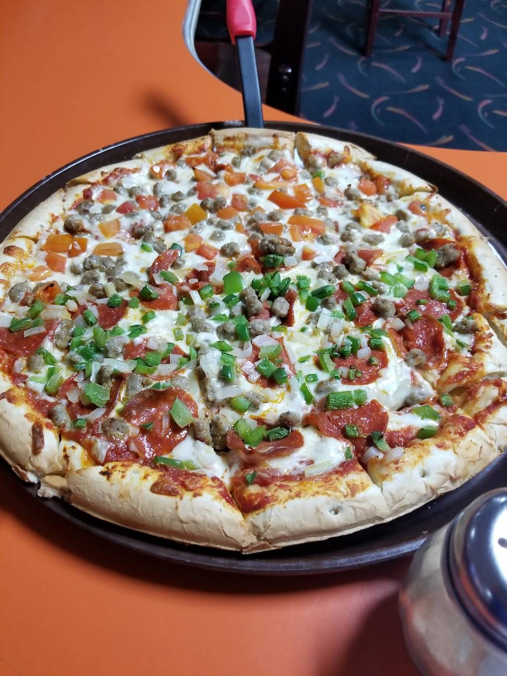 Blaze Pub & Grub | restaurant | 1920 E 53rd St, Anderson, IN 46013, USA | 7656429336 OR +1 765-642-9336