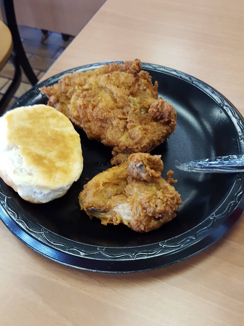 KFC | restaurant | 213 Pine Lake Ave, La Porte, IN 46350, USA | 2193267433 OR +1 219-326-7433