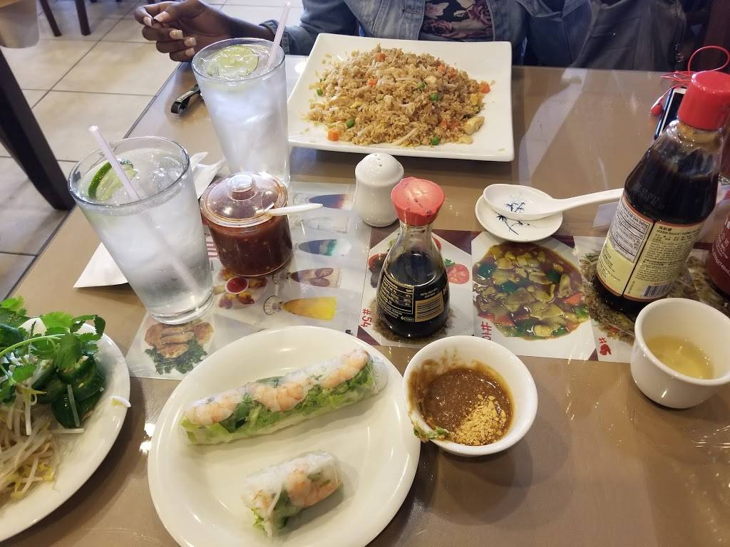 Pho Hang & Grill | meal takeaway | 1701 Cypress Creek Pkwy, Houston, TX 77090, USA | 8322861352 OR +1 832-286-1352