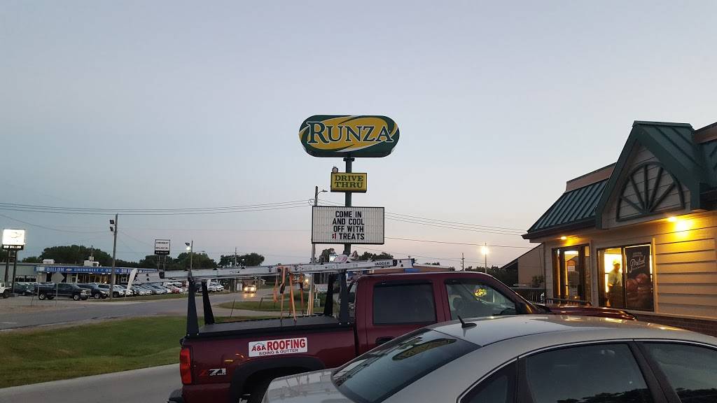 Runza Restaurant | restaurant | 175 S Chestnut St, Wahoo, NE 68066, USA | 4022777278 OR +1 402-277-7278