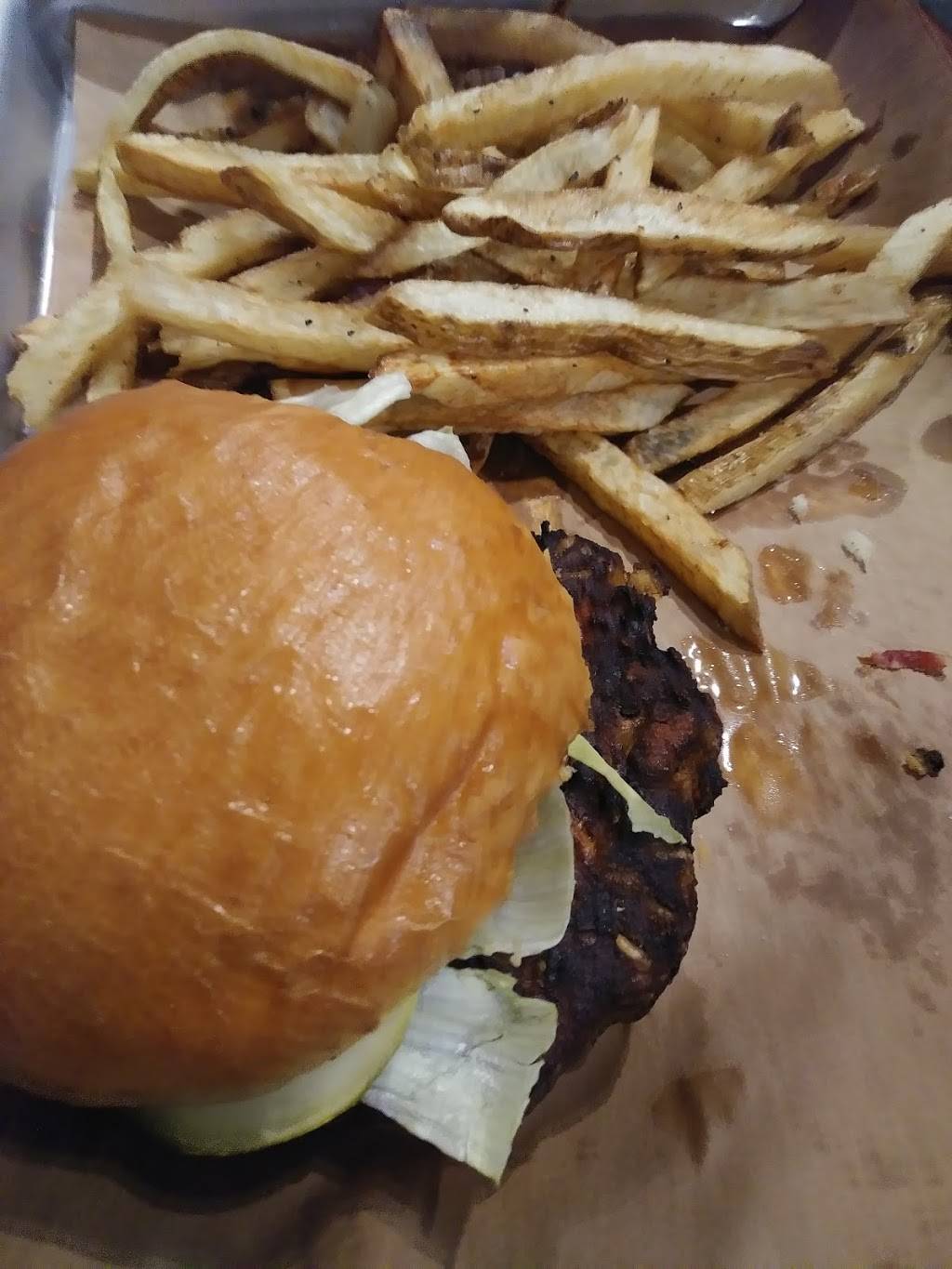 Lindberghs Landing | restaurant | 5222 Portage Rd, Portage, MI 49002, USA | 2694591378 OR +1 269-459-1378