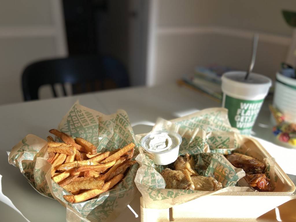 Wingstop | restaurant | 3209 Avent Ferry Rd, Raleigh, NC 27606, USA | 9199774010 OR +1 919-977-4010
