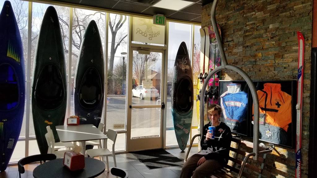 The Wing Coop | restaurant | 569 N 300 W, Salt Lake City, UT 84103, USA | 8012749464 OR +1 801-274-9464