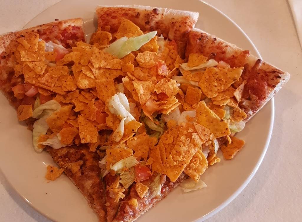 Saint Giuseppes Pizza | restaurant | 363 Avenue of the Cities, East Moline, IL 61244, USA | 3097558810 OR +1 309-755-8810