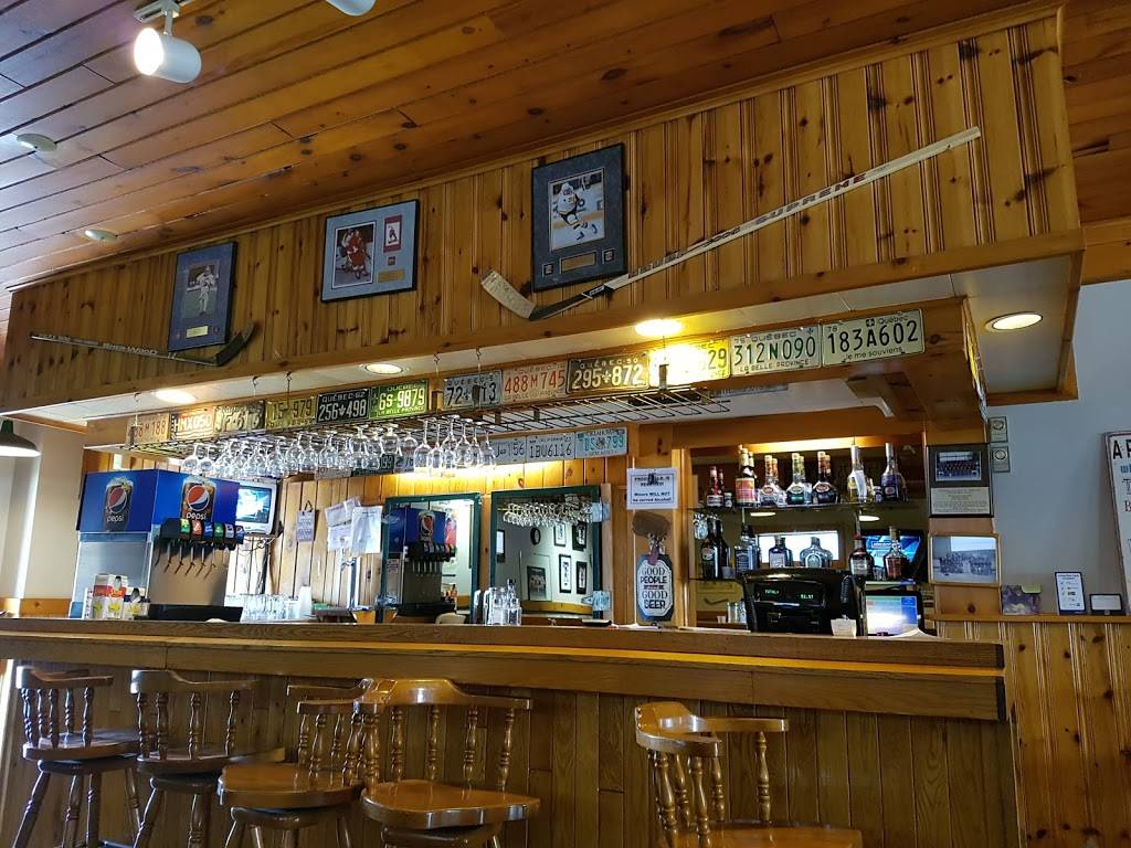 Hurstys Bar & Grill | restaurant | 368 Rue Main, Shawville, QC J0X 2Y0, Canada | 8196472546 OR +1 819-647-2546
