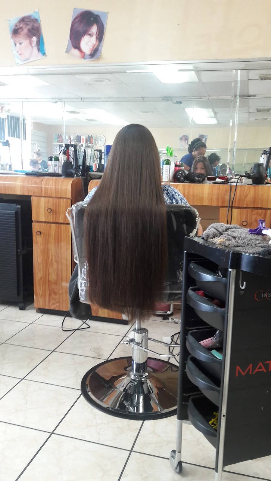 El Anzuelo De Oro (Bakery and Foods) | restaurant | 445 W 29th St, Hialeah, FL 33012, USA | 3053815941 OR +1 305-381-5941