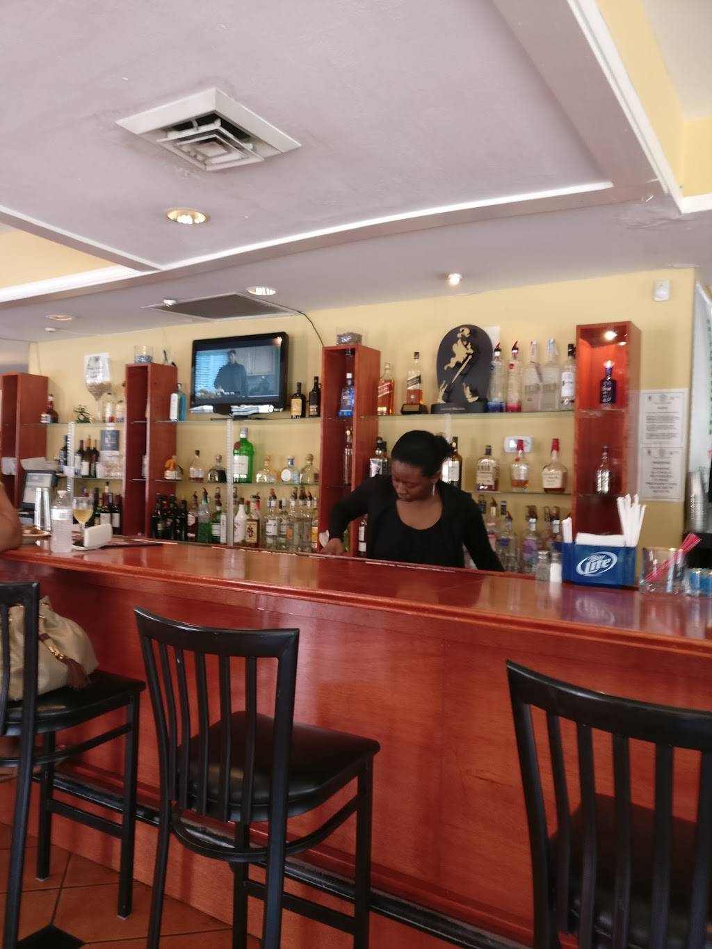 Genesis Bar & Grill | restaurant | 5100 W Fayetteville Rd, Atlanta, GA 30349, USA | 7709079526 OR +1 770-907-9526