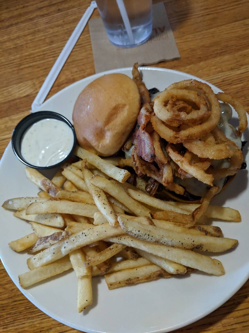 Applebees Grill + Bar | restaurant | 3805 41st Ave Dr, Moline, IL 61265, USA | 3097979232 OR +1 309-797-9232