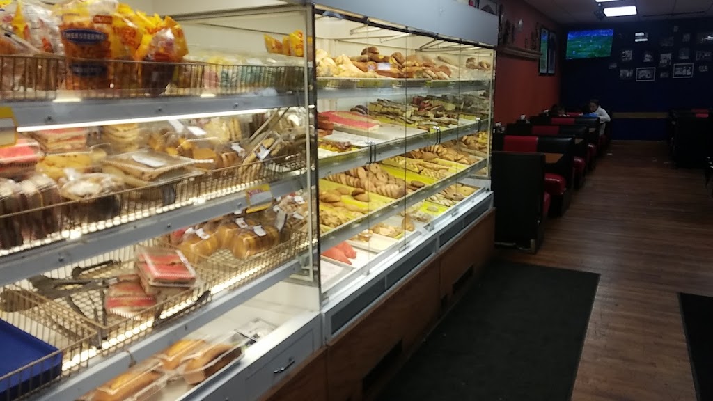 El Guanaco Bakery y Café | restaurant | 849 E 7th St, St Paul, MN 55106, USA | 6517763320 OR +1 651-776-3320