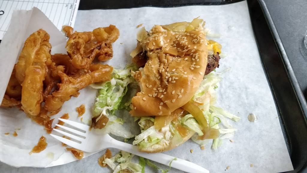 Broiler Bay Hamburgers | restaurant | 10636 Main St, Bellevue, WA 98004, USA | 4256463474 OR +1 425-646-3474