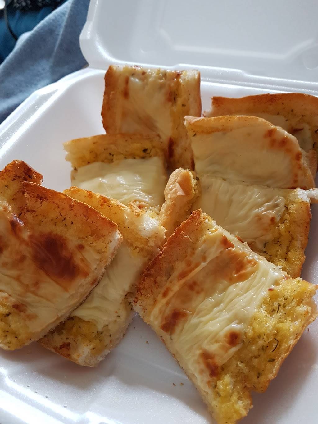 Petes Pizza | restaurant | 6 Pleasant Ave, St. Catharines, ON L2R 1X8, Canada | 9056854877 OR +1 905-685-4877