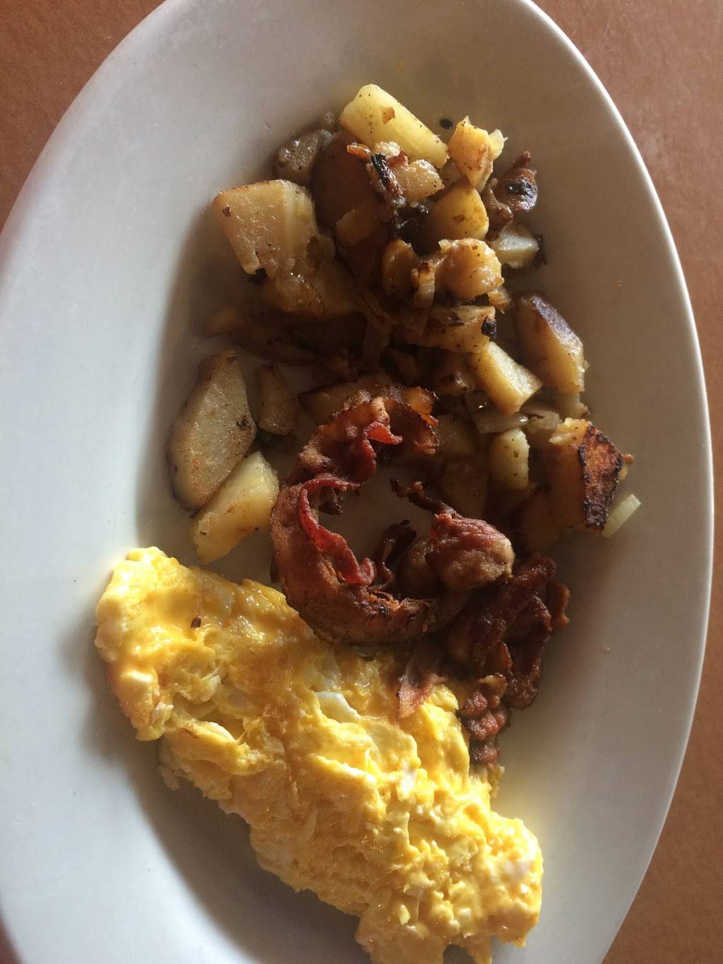 Vancostas Restaurant | restaurant | 14745 Warwick Blvd, Newport News, VA 23608, USA | 7578741060 OR +1 757-874-1060