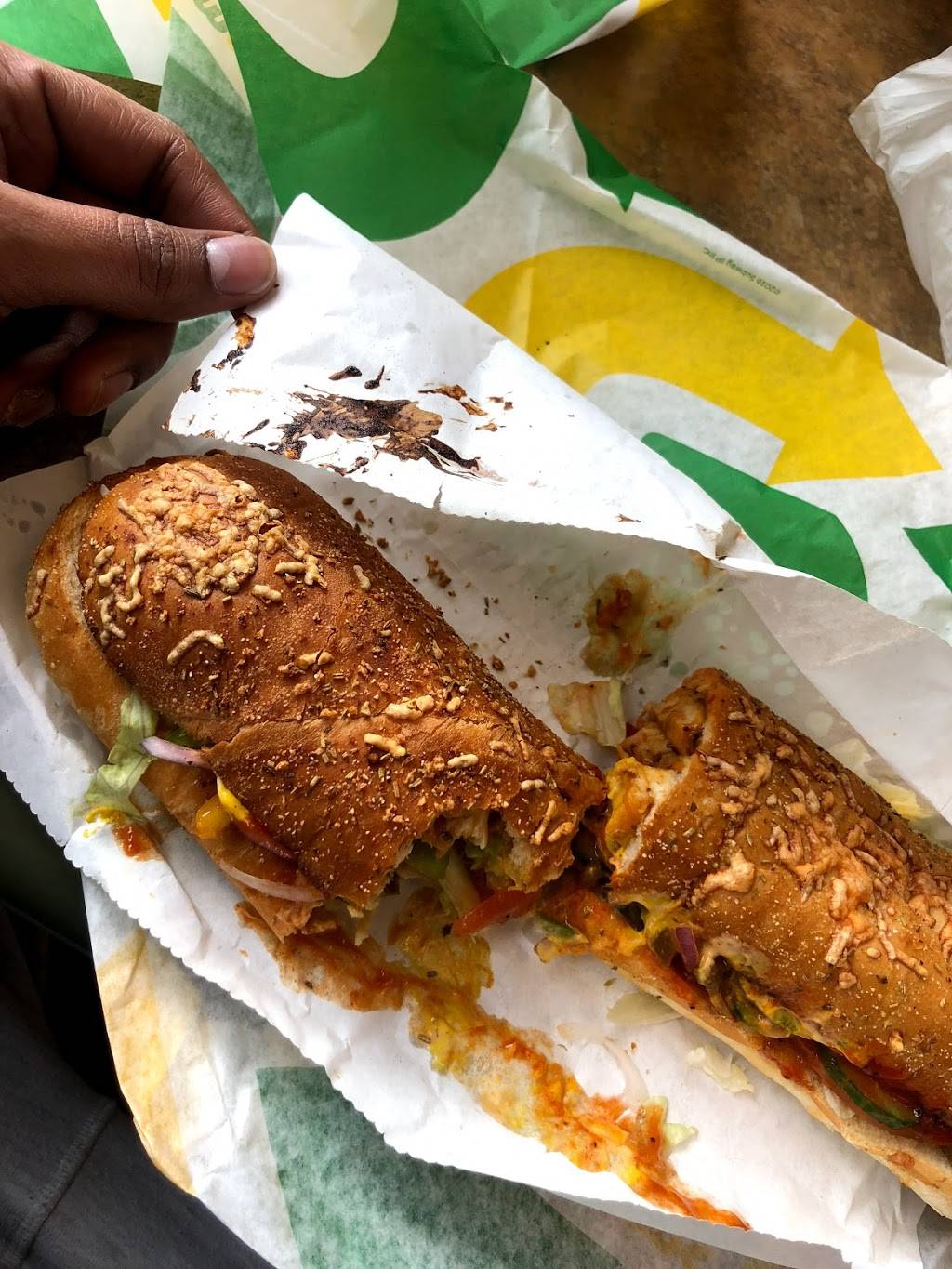 Subway | restaurant | 2855 Derry Rd E Unit 101, Mississauga, ON L4T 4H3, Canada | 9056788822 OR +1 905-678-8822