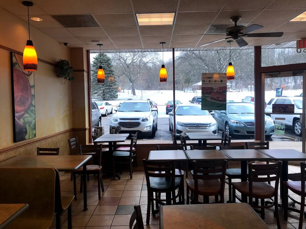 Subway | restaurant | 730 Shoppers Ln, Parchment, MI 49004, USA | 2699780825 OR +1 269-978-0825
