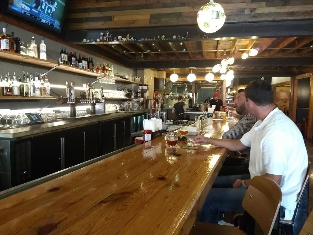 Backyard Pizza and Raw Bar | restaurant | 833 3rd Ave, Huntington, WV 25701, USA | 3042412958 OR +1 304-241-2958