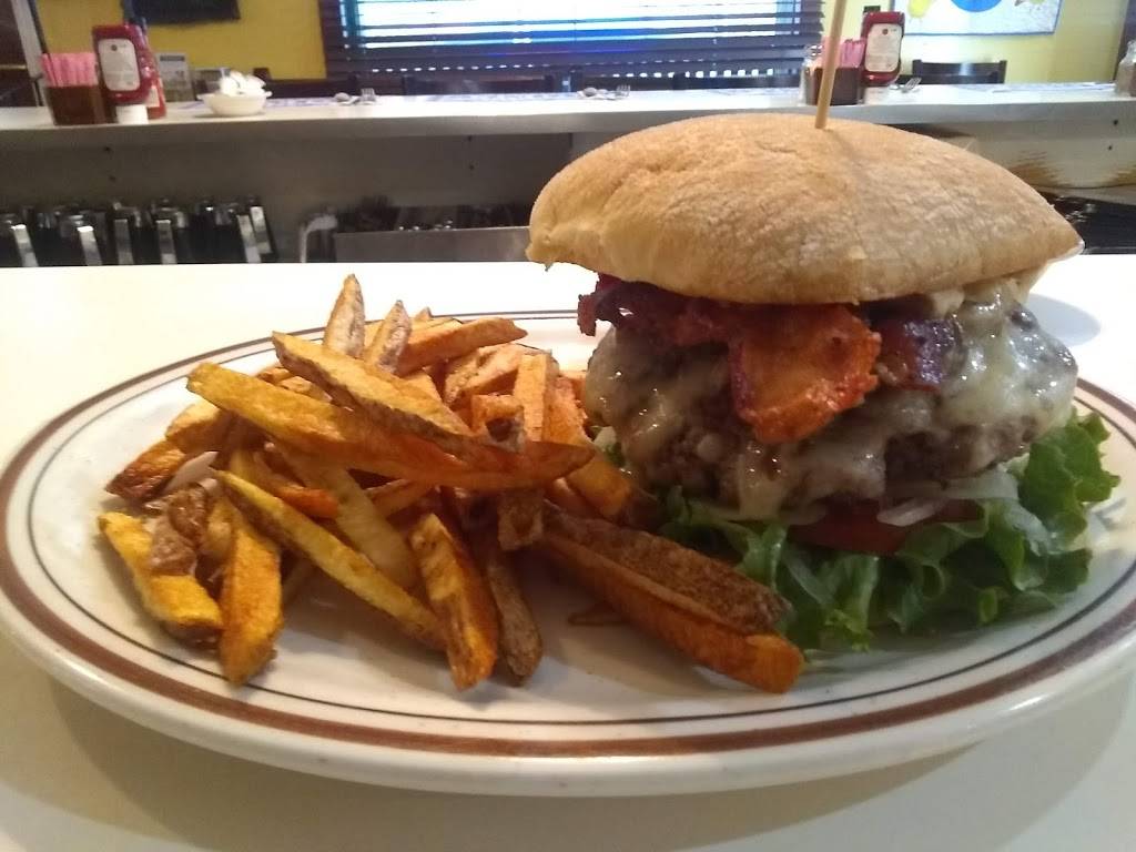 Davids Diner | restaurant | 2800 Freeport Rd, Springdale, PA 15144, USA | 4124638482 OR +1 412-463-8482