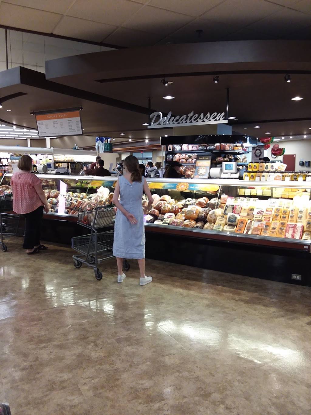Lunds & Byerlys Golden Valley | meal takeaway | 5725 Duluth St, Golden Valley, MN 55422, USA | 7635448846 OR +1 763-544-8846