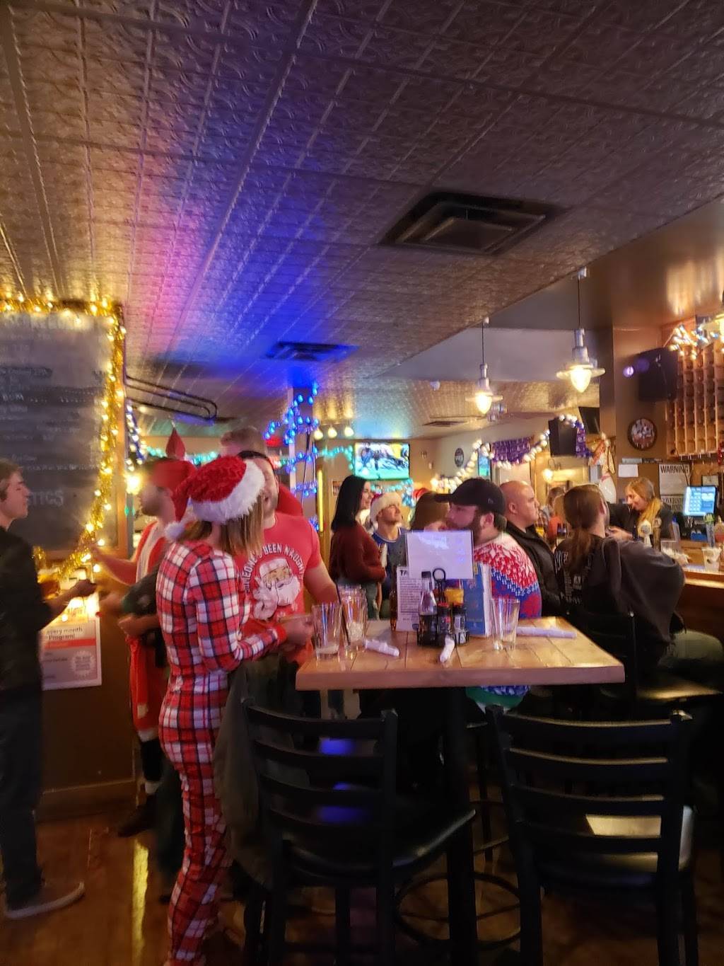 Rookies Sports Bar and Grill | restaurant | 701 Main St, East Aurora, NY 14052, USA | 7167149173 OR +1 716-714-9173