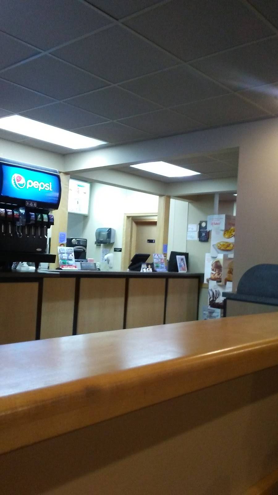 Dairy Queen Grill & Chill | restaurant | 10201 Main St, New Middletown, OH 44442, USA | 3305422362 OR +1 330-542-2362