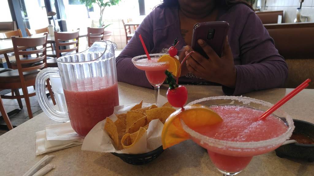 Fiesta Tapatia Restaurant | restaurant | 2752 W Cermak Rd, Chicago, IL 60608, USA | 7735230037 OR +1 773-523-0037