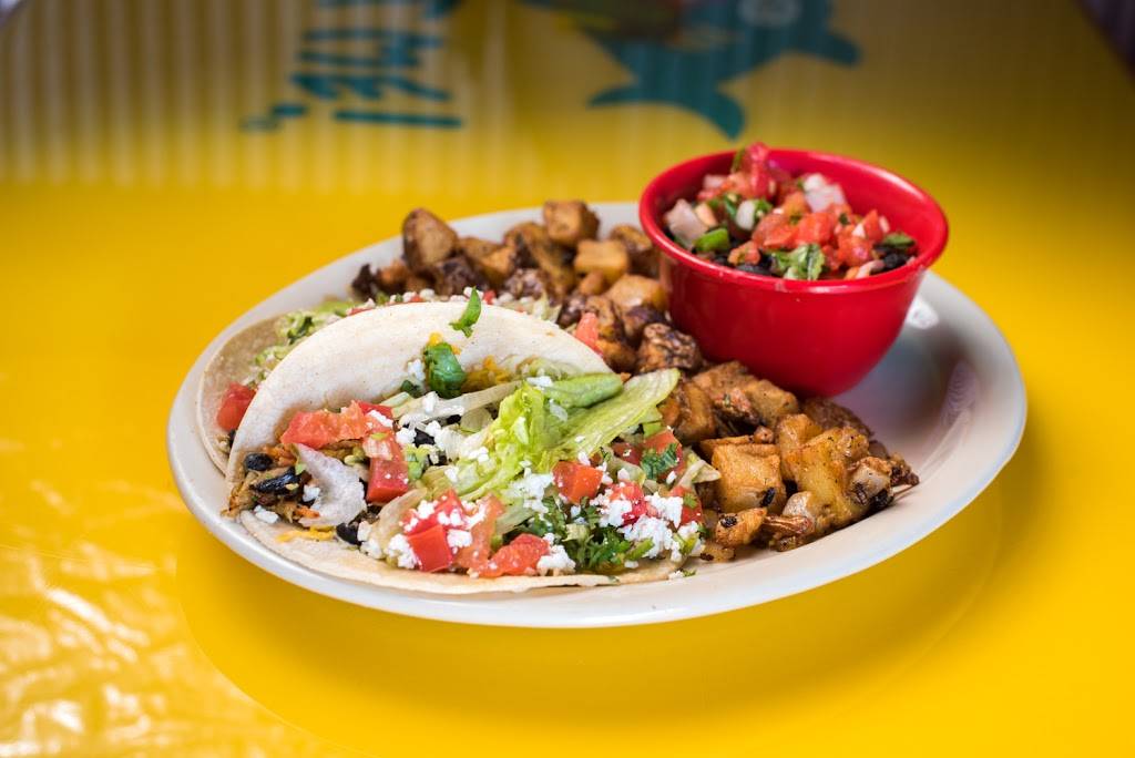 Fuzzys Taco Shop | restaurant | 5325 Windward Pkwy, Alpharetta, GA 30004, USA | 6789167674 OR +1 678-916-7674