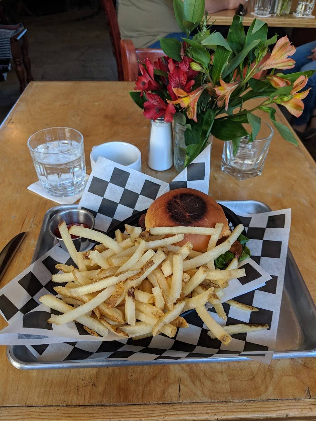 The Sugarloaf Cafe | restaurant | 70111 CA-74, Mountain Center, CA 92561, USA | 4424009674 OR +1 442-400-9674