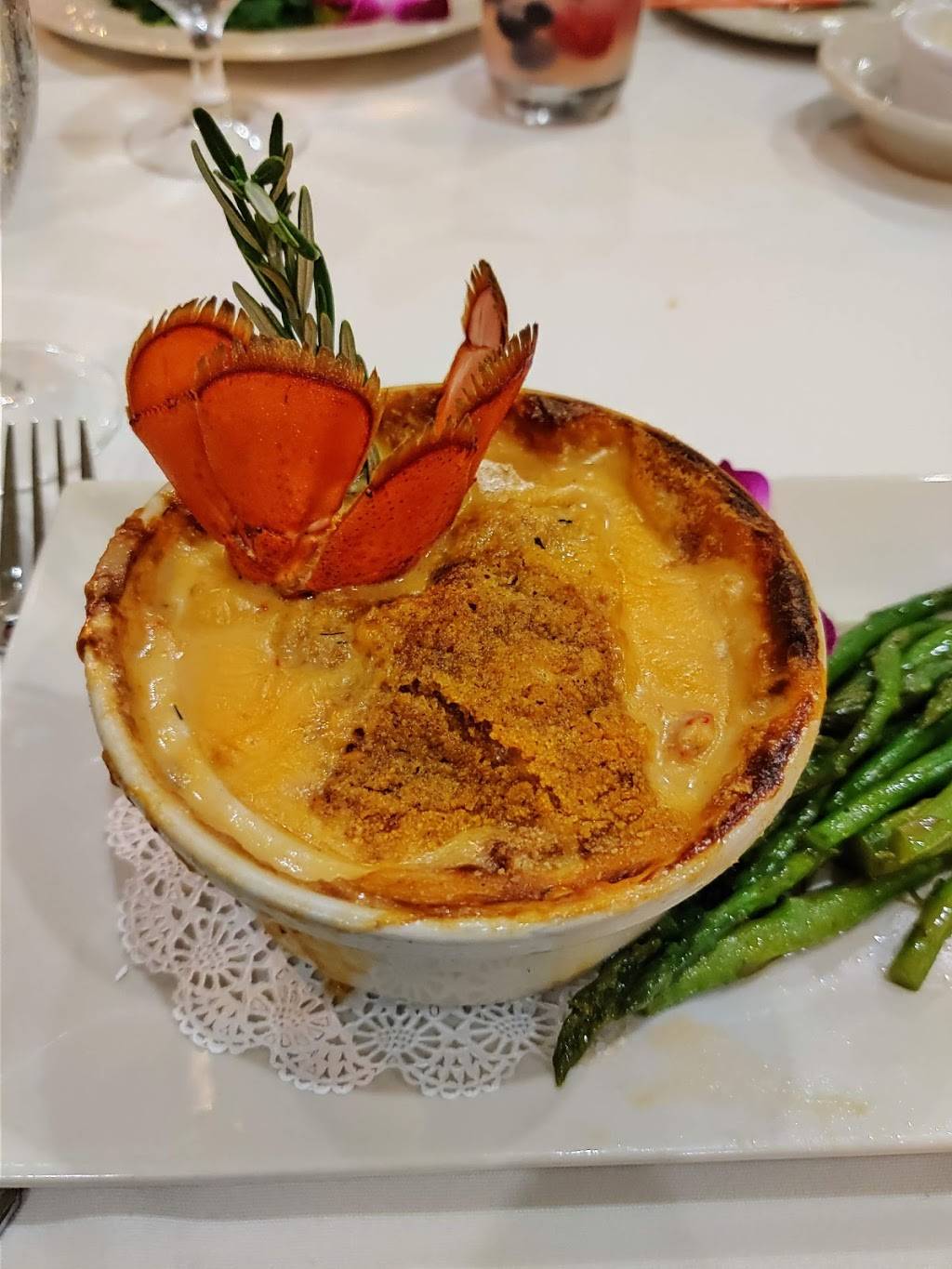 Reading Room Restaurant | restaurant | 1 Newport Dr, Bar Harbor, ME 04609, USA | 2072883351 OR +1 207-288-3351