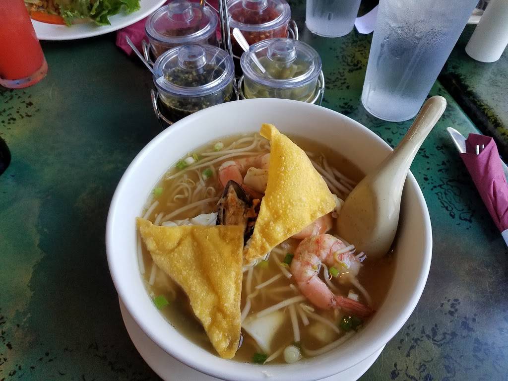 Tom Yum Thai | restaurant | 226 Maple Ave W #2, Vienna, VA 22180, USA | 7032552467 OR +1 703-255-2467