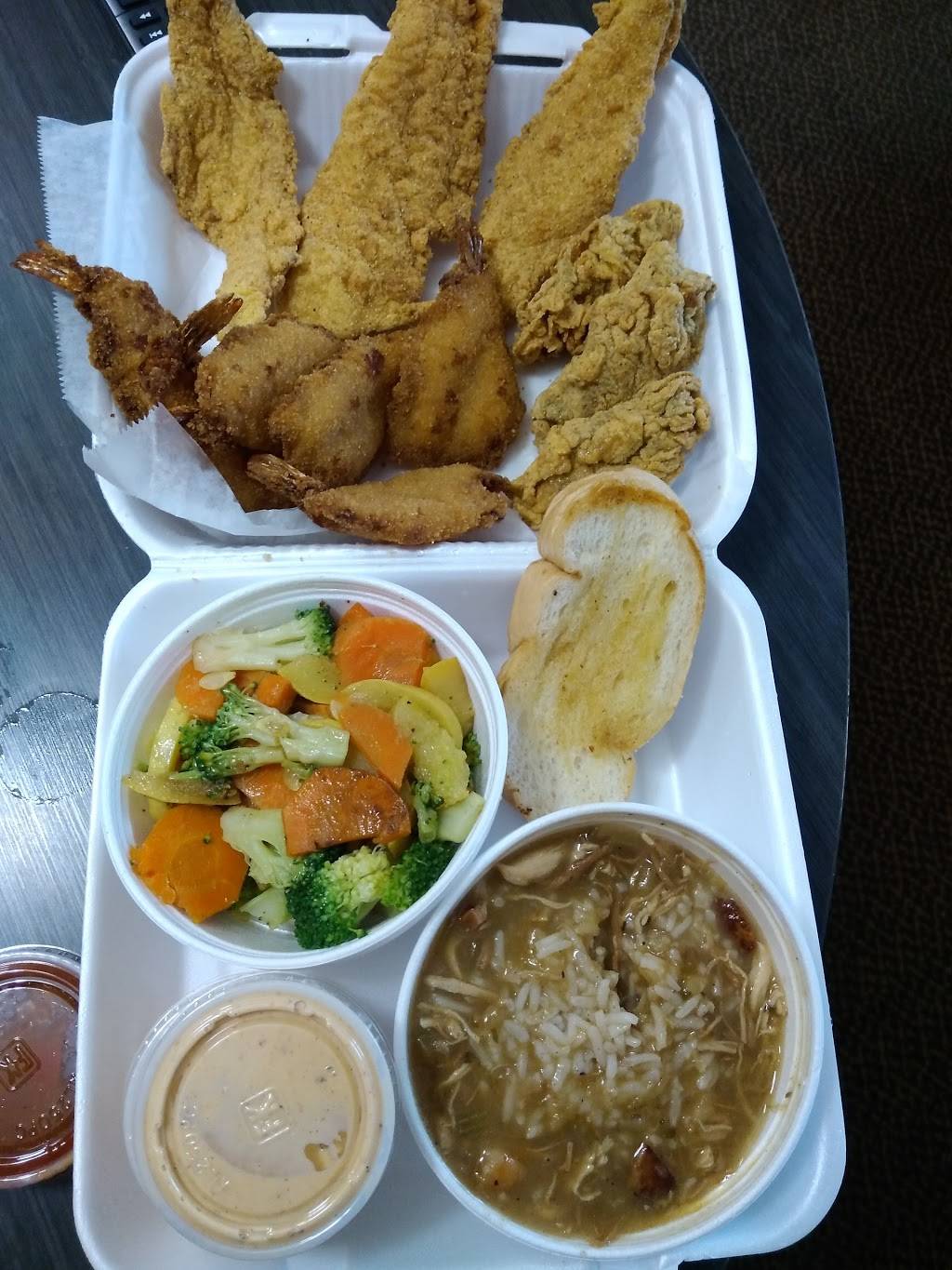 Fish Skillet Seafood | restaurant | 12289 W Houston Center Blvd, Houston, TX 77082, USA | 2817417165 OR +1 281-741-7165