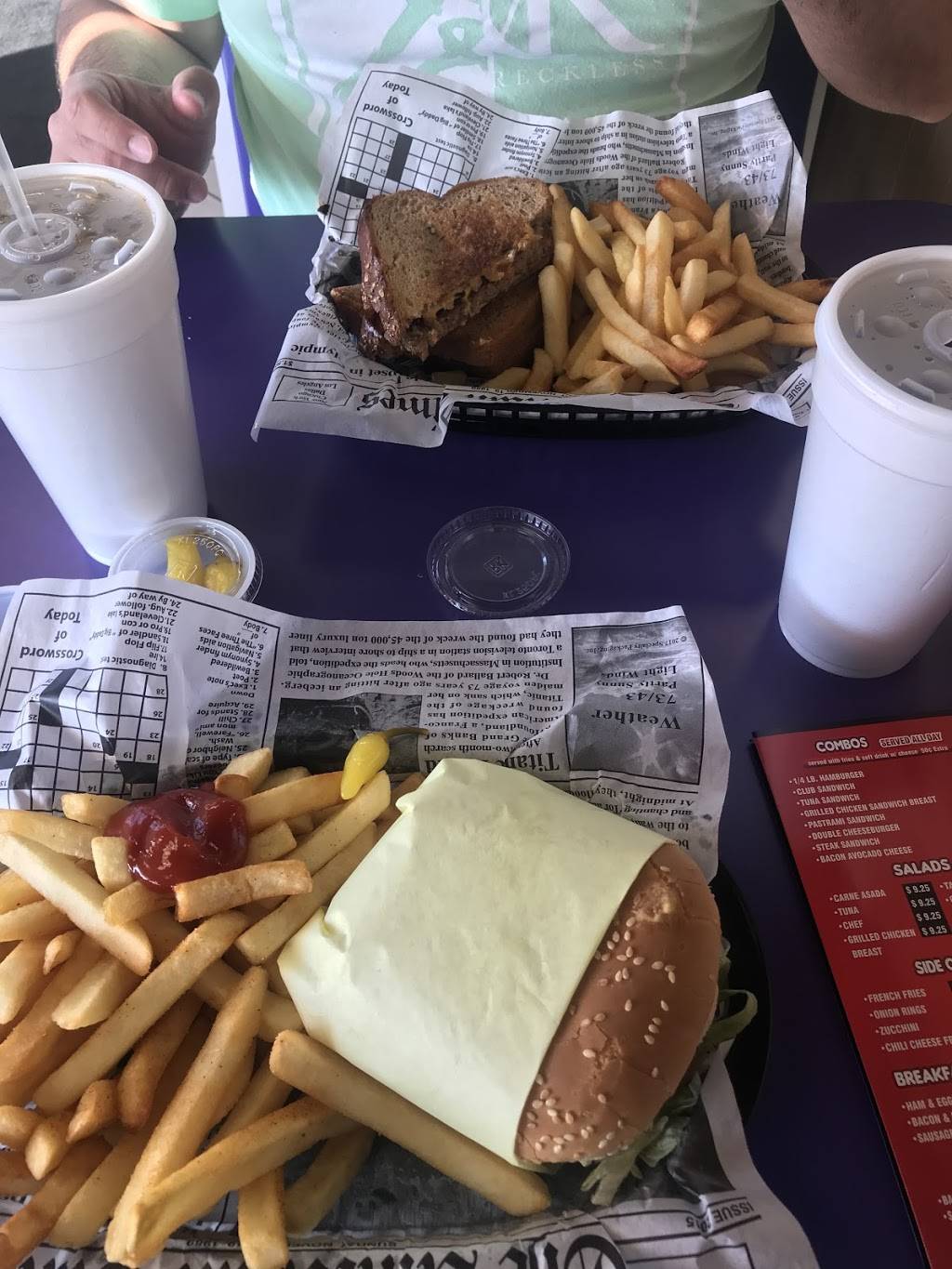 Valley Burgers | restaurant | 610 W Valley Blvd, Colton, CA 92324, USA | 9092643939 OR +1 909-264-3939