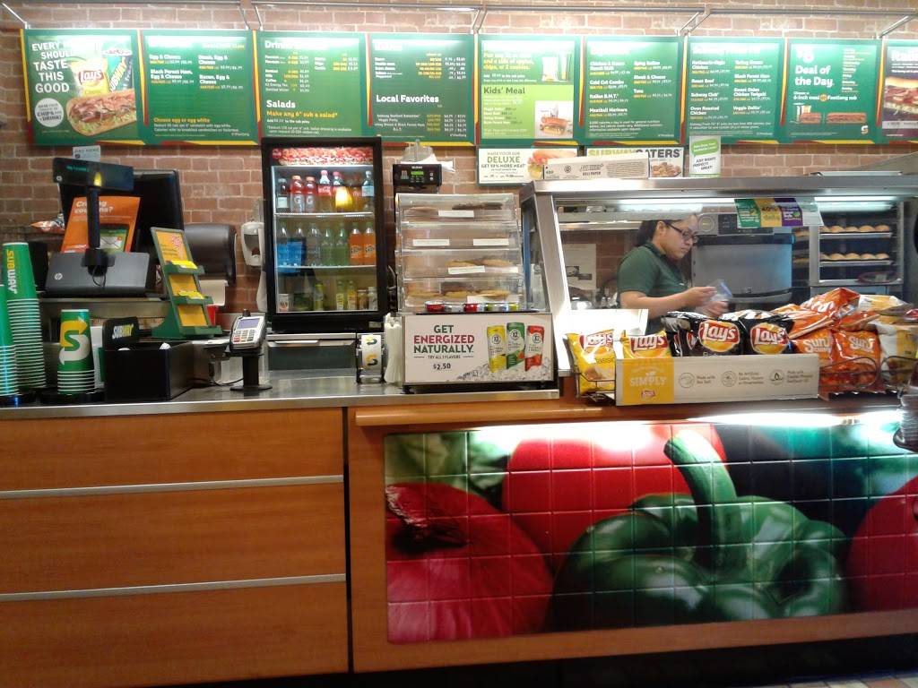 Subway | restaurant | 4088 Pendleton Way, Indianapolis, IN 46226, USA | 3175490855 OR +1 317-549-0855