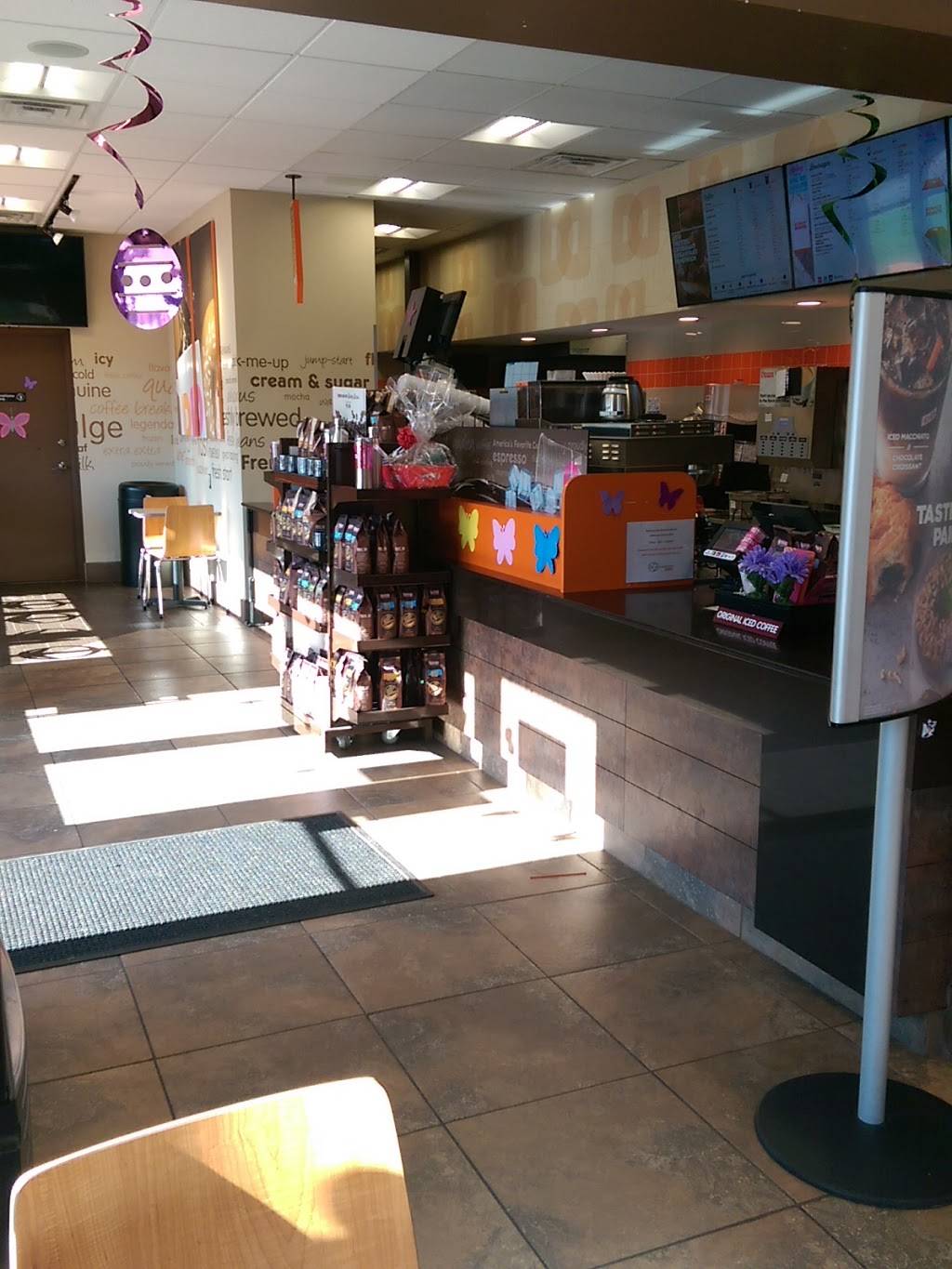 Dunkin | bakery | 3885 Lake Ave, Rochester, NY 14612, USA | 5858658823 OR +1 585-865-8823