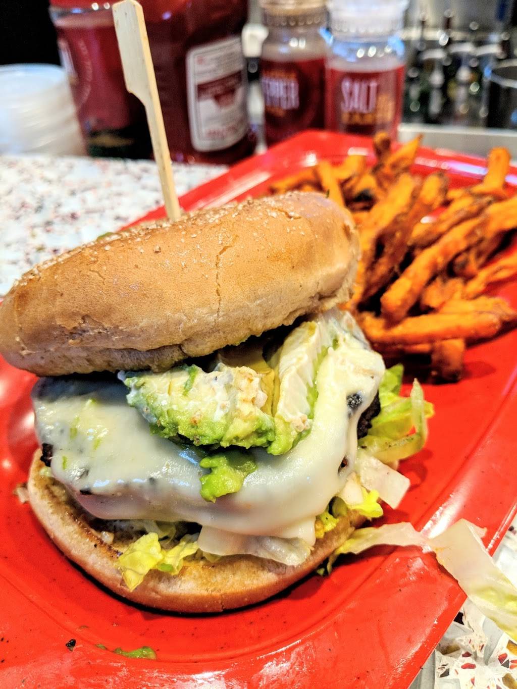 Red Robin Gourmet Burgers and Brews | restaurant | 6404 Miller Ln, Dayton, OH 45414, USA | 9374100073 OR +1 937-410-0073