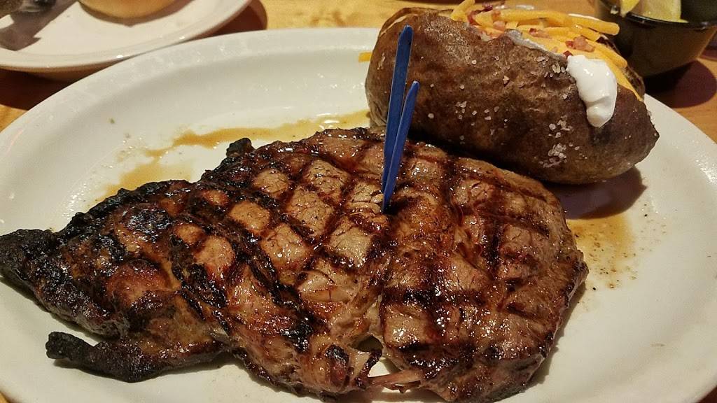 Logans Roadhouse | restaurant | 4046 Wards Rd, Lynchburg, VA 24502, USA | 4348320377 OR +1 434-832-0377