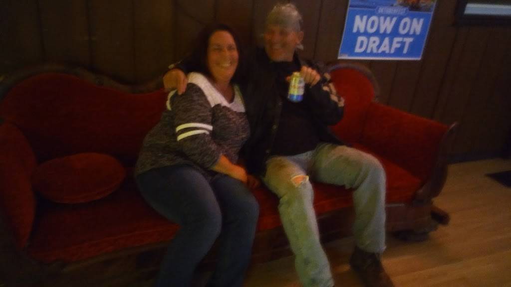 HUNTERS INN | restaurant | 4518 Footville-Richmond Rd, Rock Creek, OH 44084, USA | 4402183070 OR +1 440-218-3070