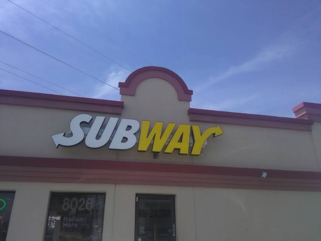 Subway | meal takeaway | 8026 N Mesa St, El Paso, TX 79932, USA | 9155848110 OR +1 915-584-8110