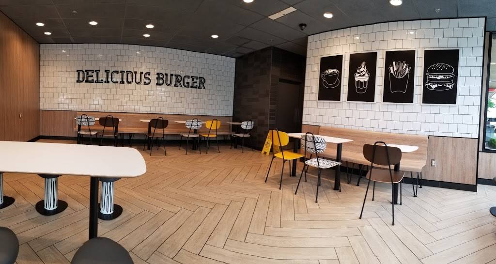 McDonalds | cafe | 4600 W 119th St, Leawood, KS 66209, USA | 9133399303 OR +1 913-339-9303