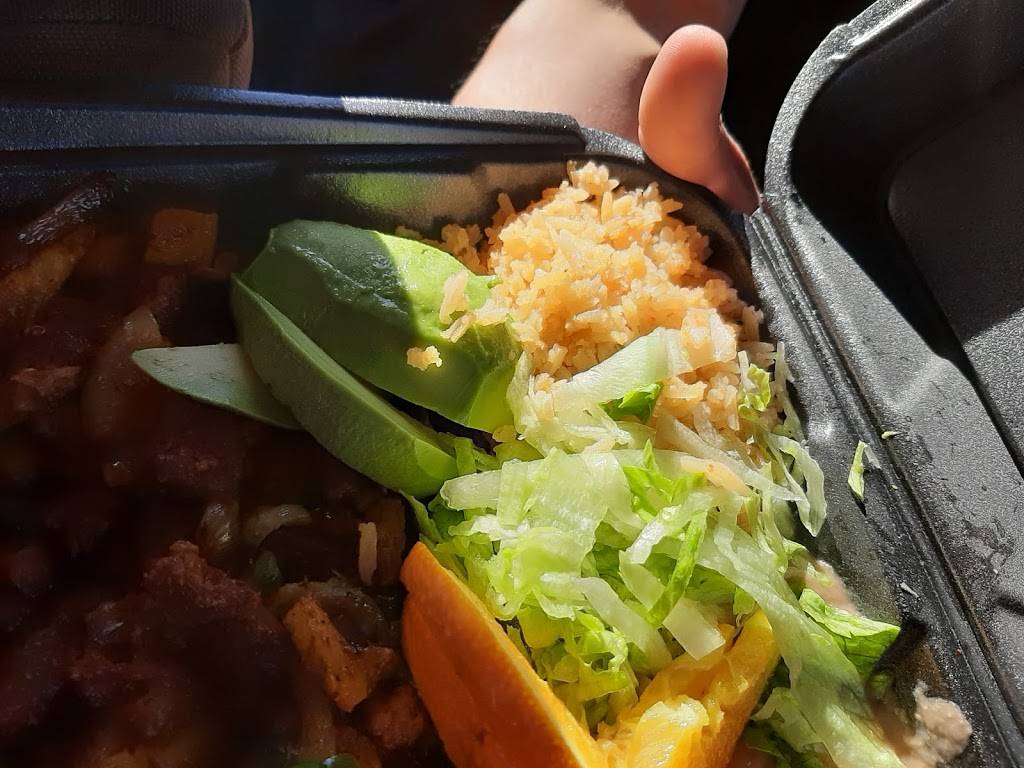 Los Dos Garcias | restaurant | 257 Johnstown Center Dr, Johnstown, CO 80534, USA | 9153160540 OR +1 915-316-0540