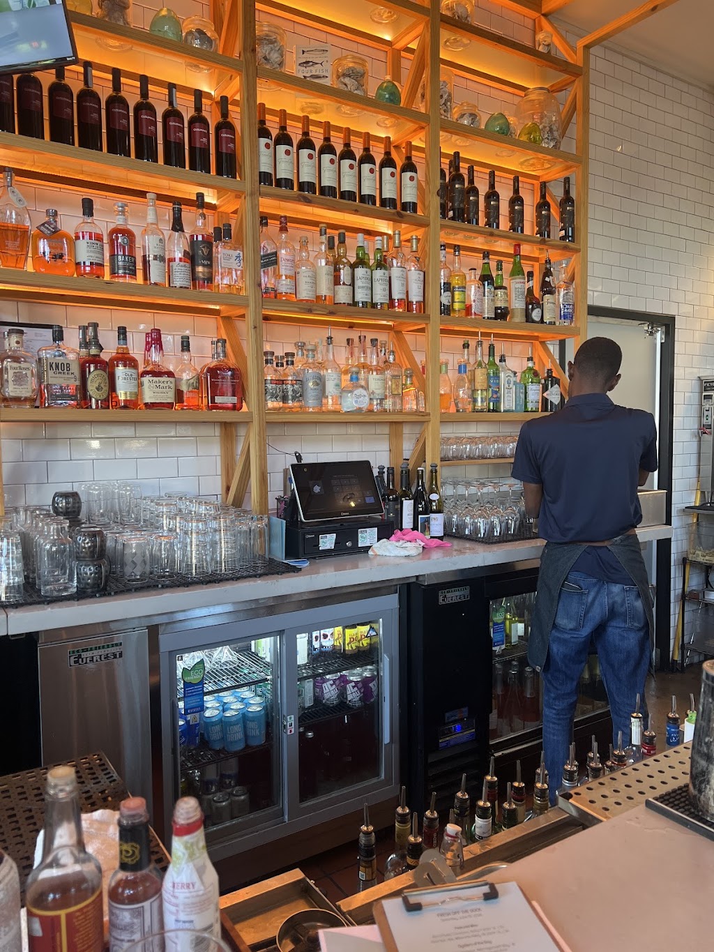 Seamores | restaurant | 2815 Clarendon Blvd, Arlington, VA 22201, USA | 7037213384 OR +1 703-721-3384