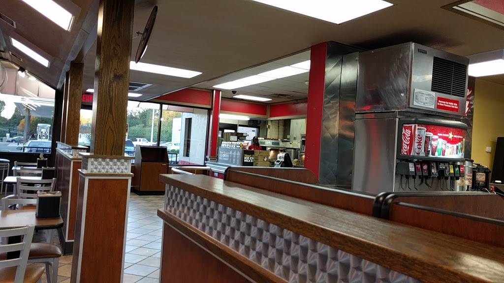 Hardees | restaurant | 63 E Mercury Blvd, Hampton, VA 23669, USA | 7577235567 OR +1 757-723-5567