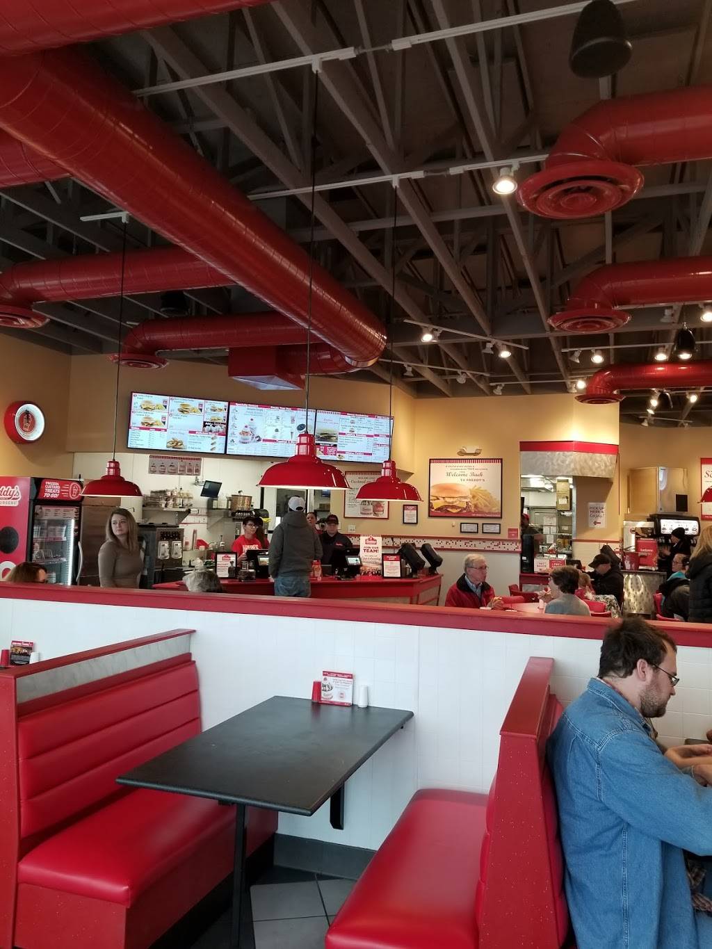 Freddys Frozen Custard & Steakburgers | restaurant | 1940 E Tipton St, Seymour, IN 47274, USA | 8123733397 OR +1 812-373-3397